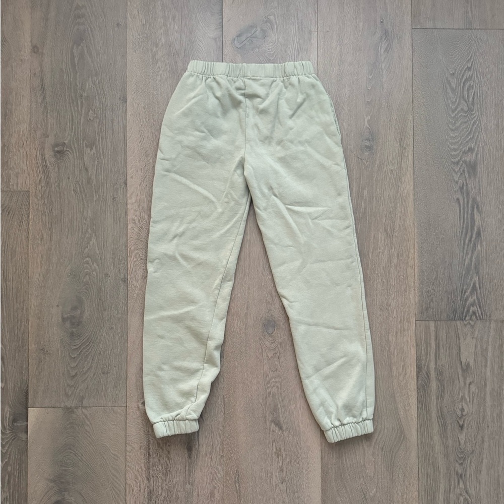 light green brandy sweat pants 🧼✨🤍
